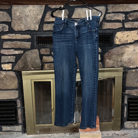 Lee Relaxed Fit Straight Leg Jeans - Picture 8 of 9